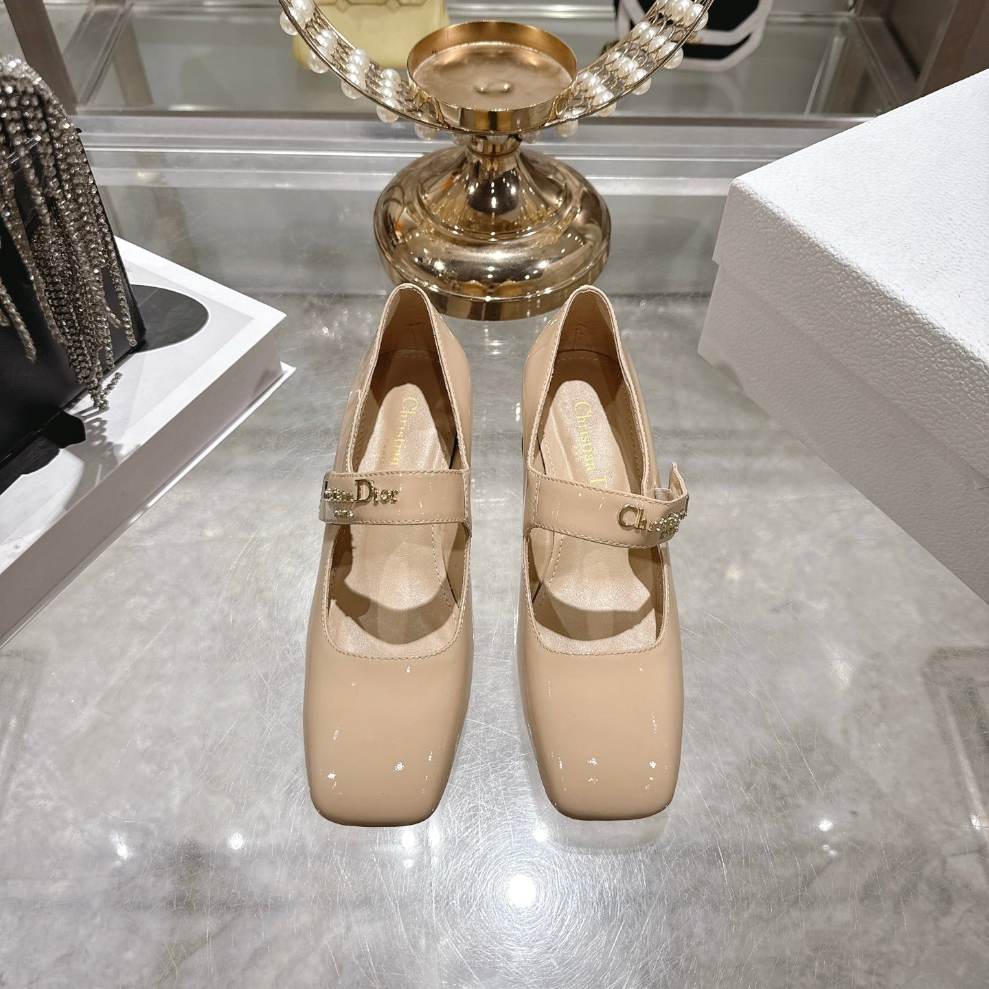 CC 26 Lolita High Heels 40 Beige Patent Leather 592207