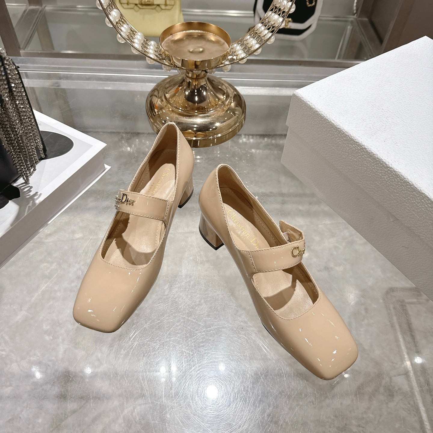 CC 26 Lolita High Heels 40 Beige Patent Leather 592207