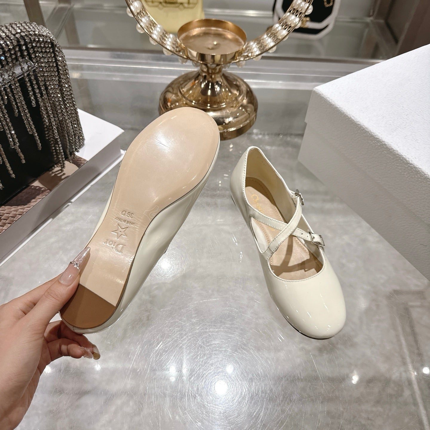 CD 26 Ballet Flats Ivory Patent Leather 592212