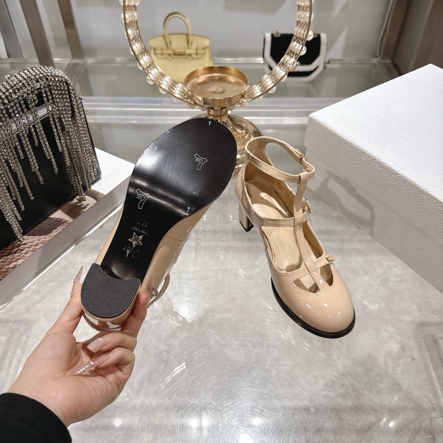 CD 26 Heel Mary Jane 40 Beige Patent Leather 592221