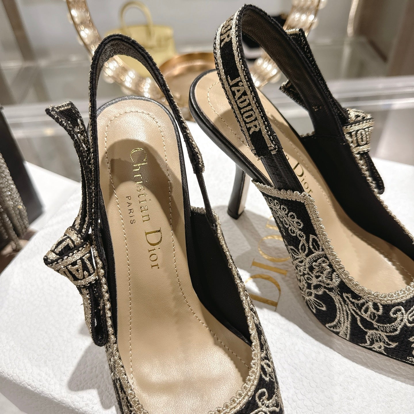 CD 26 Slingback Metallic Floral Embroidery 85mm Black Gold Tweed 592233