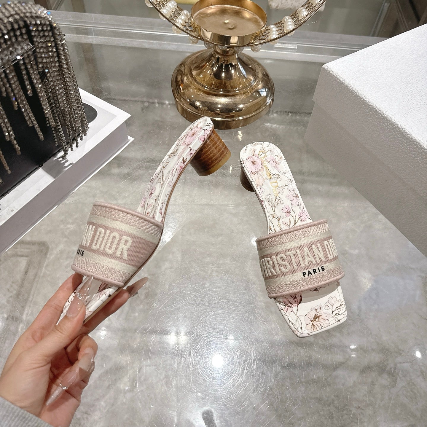 CC 26 Embroidered Sandals 45mm Beige Flower Canvas 592242