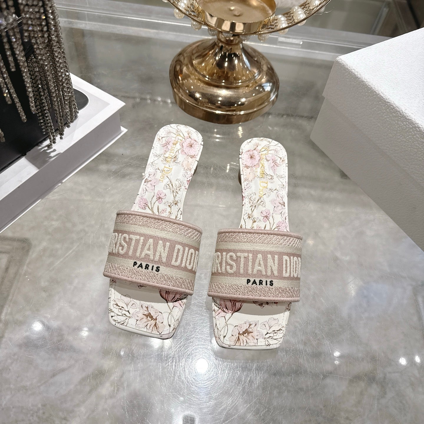 CC 26 Embroidered Sandals 45mm Beige Flower Canvas 592242