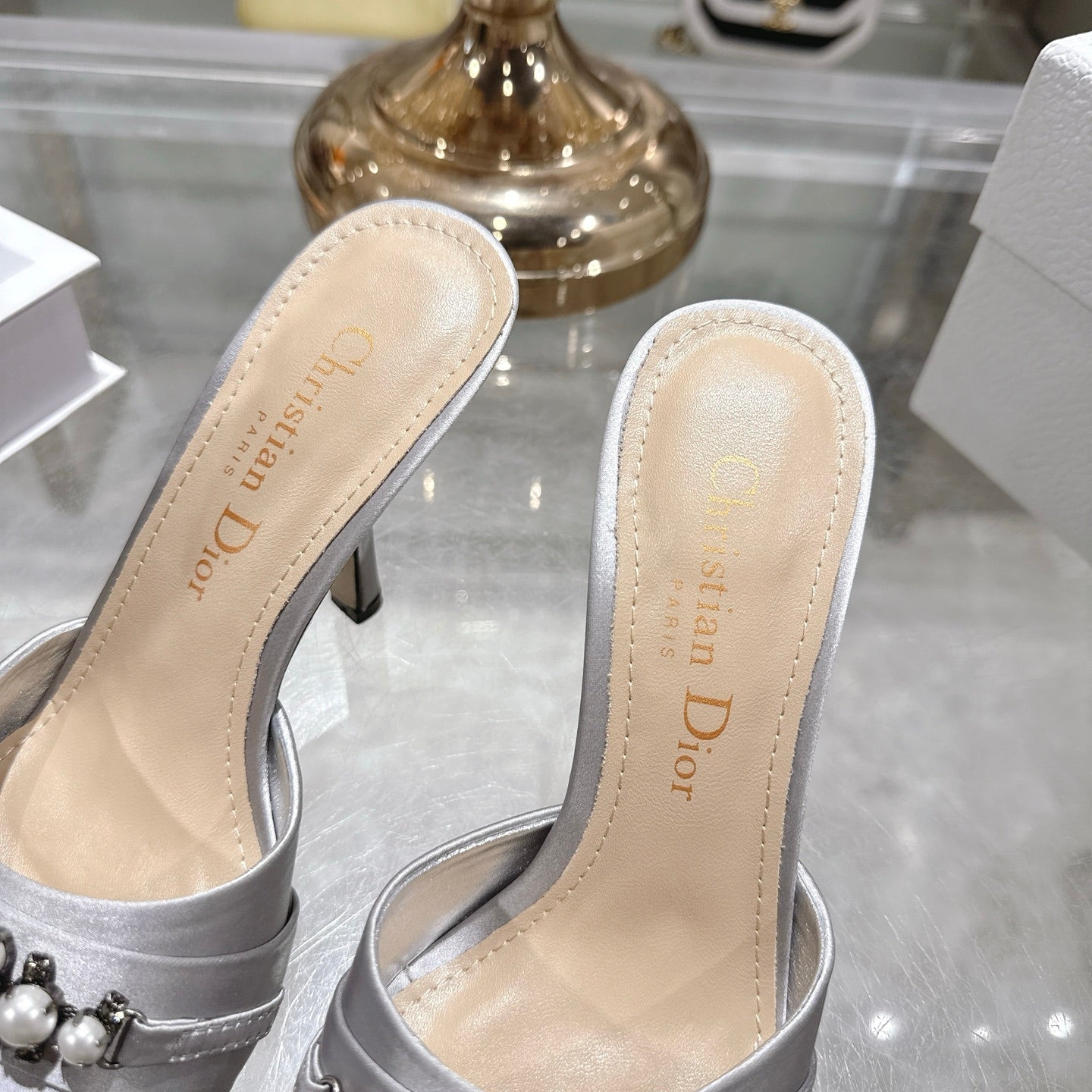 CD 26 High-Heeled Mules 85mm Pearl Gray Leather 592247