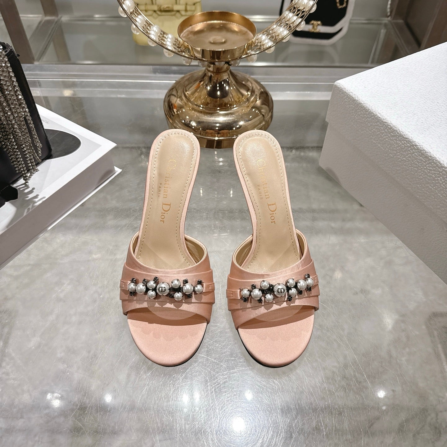 CC 26 High-Heeled Mules 85mm Pearl Light Pink Leather 592248