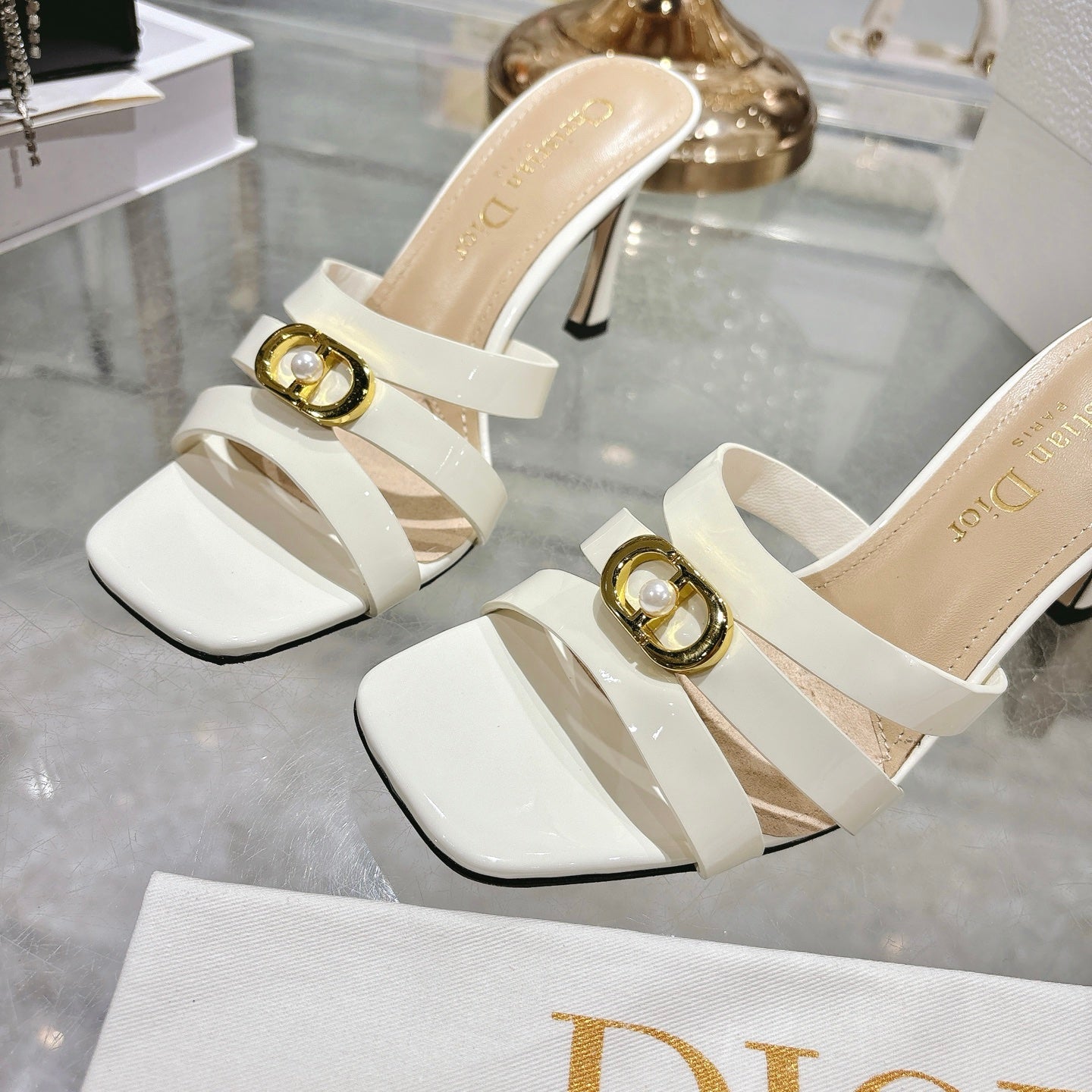 CD 26 High-Heeled Sandals 75mm White Patent Leather 592259