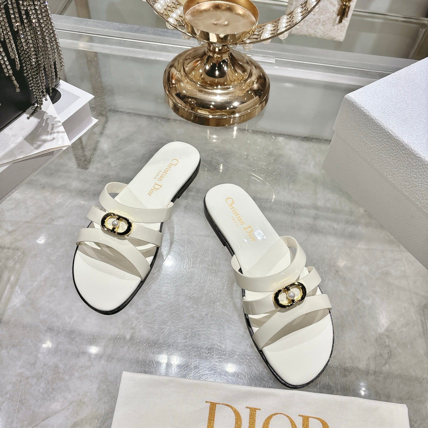 CD 26 Flat Sandals White Patent Leather 592265