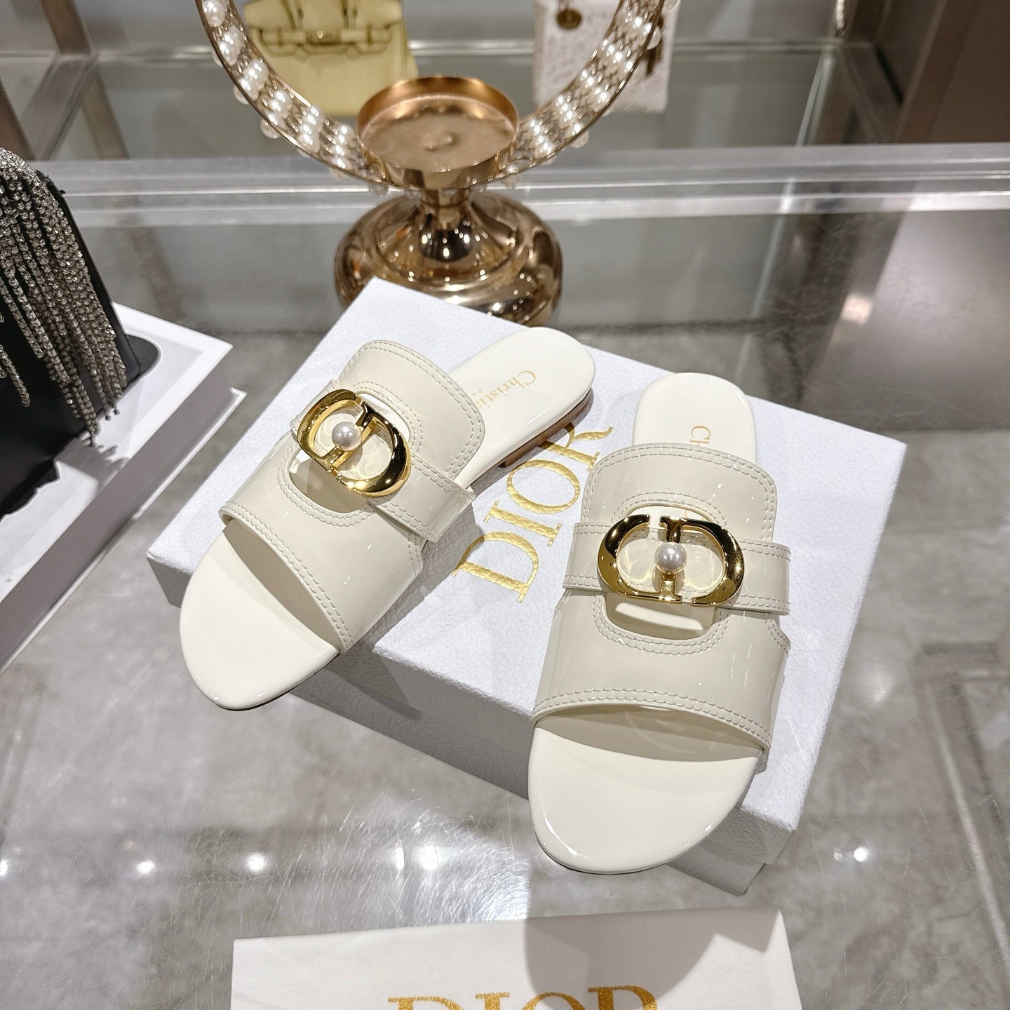 CD 26 Chunky Heel Sandals White Patent Leather 592277