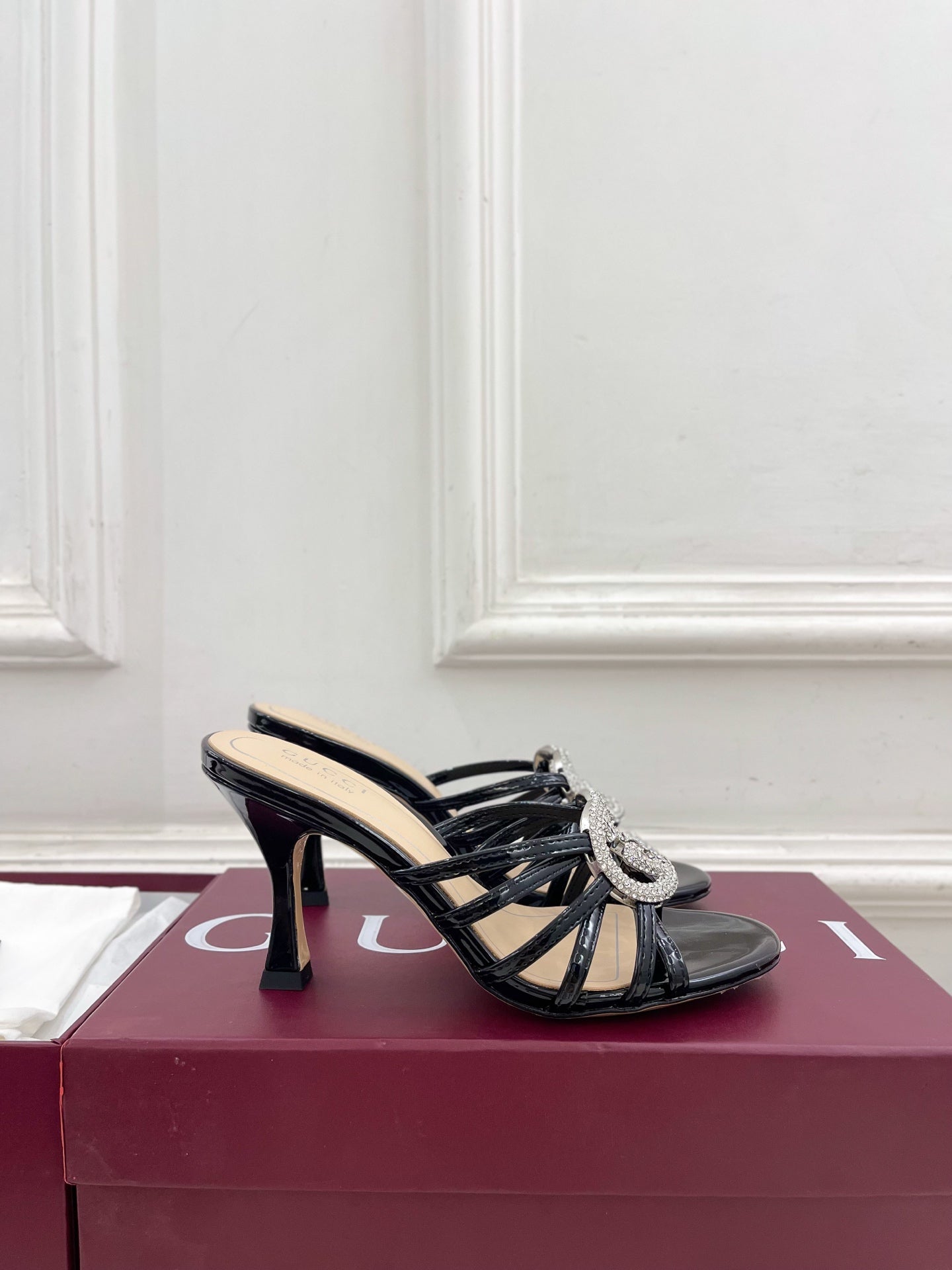 GG 26 High-Heeled Mules 85 Black Beige Patent Leather 587083