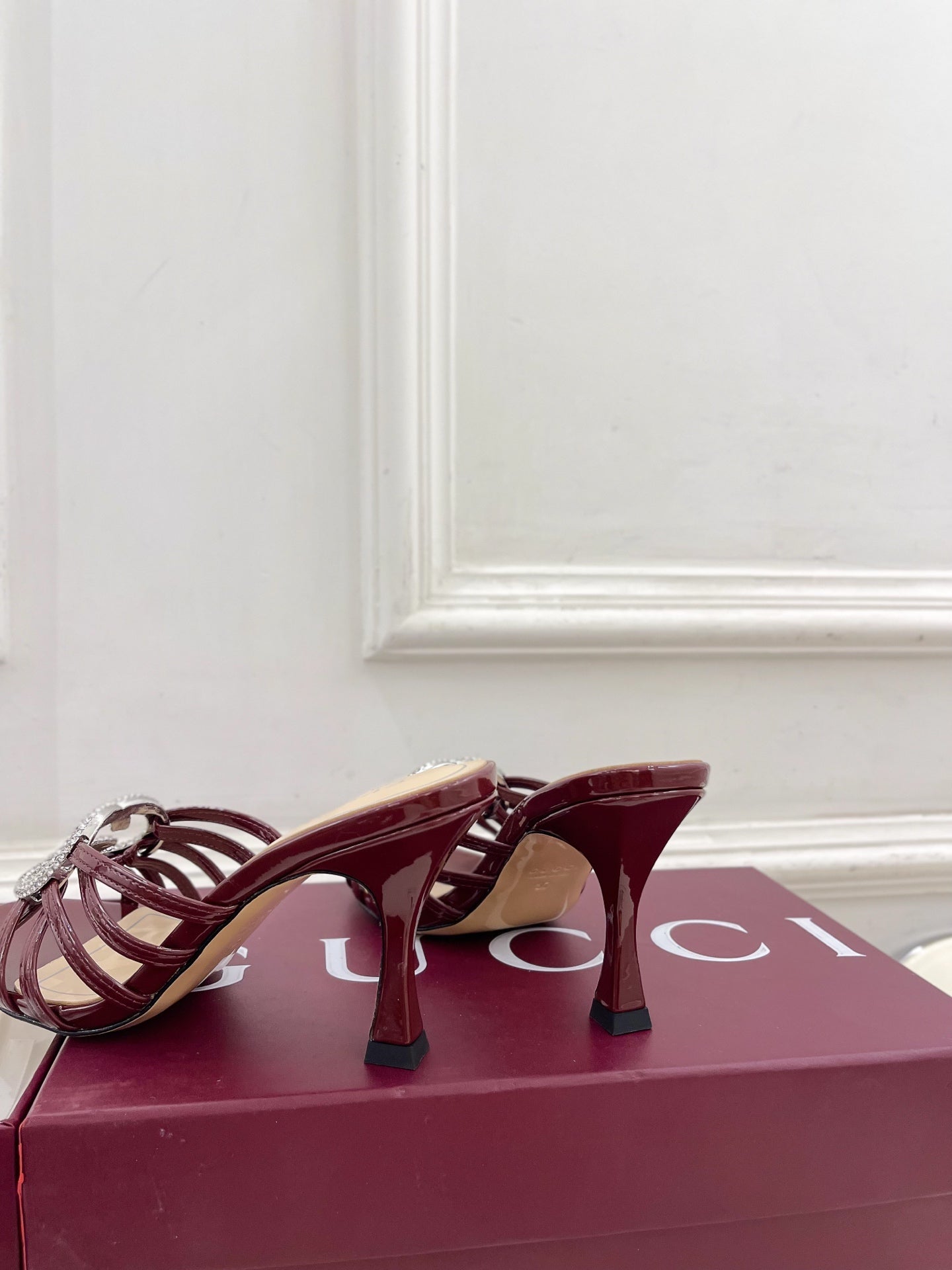 GG 26 High-Heeled Mules 85 Dark Red Beige Patent Leather 587085