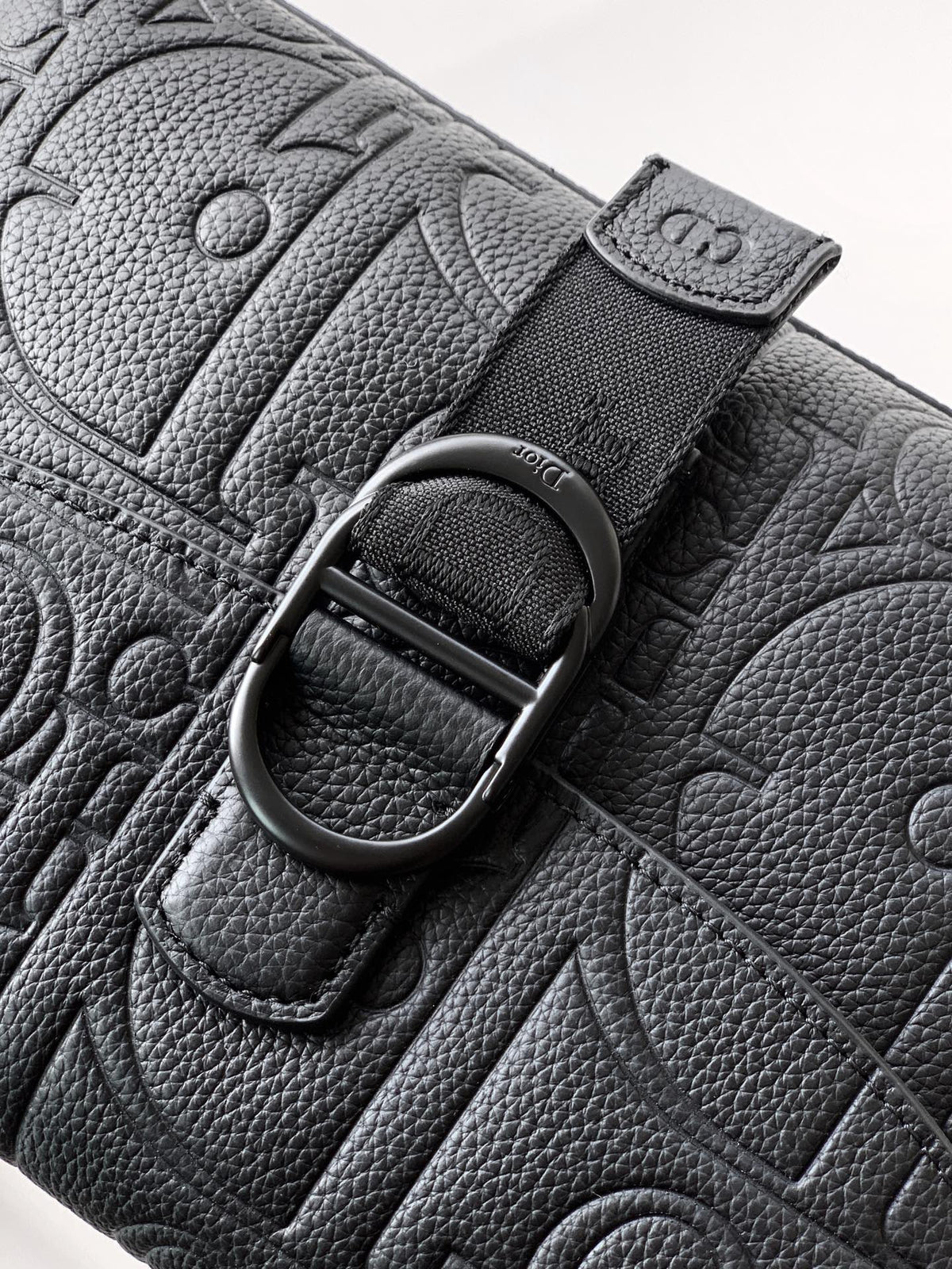 Dior 2026 Jett Zipped Messenger Bag 25cm Grained Calfskin 384743