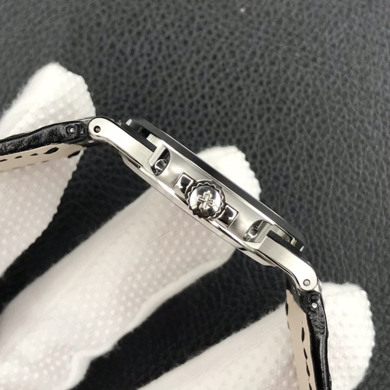 PATEK NAUTILUS 5711 STEEL CASE GREEN DIAL