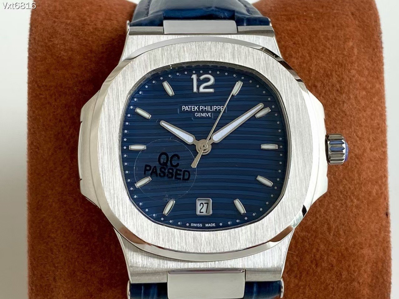 NAUTILUS STAINLESS STEEL 40MM BLUE DIAL